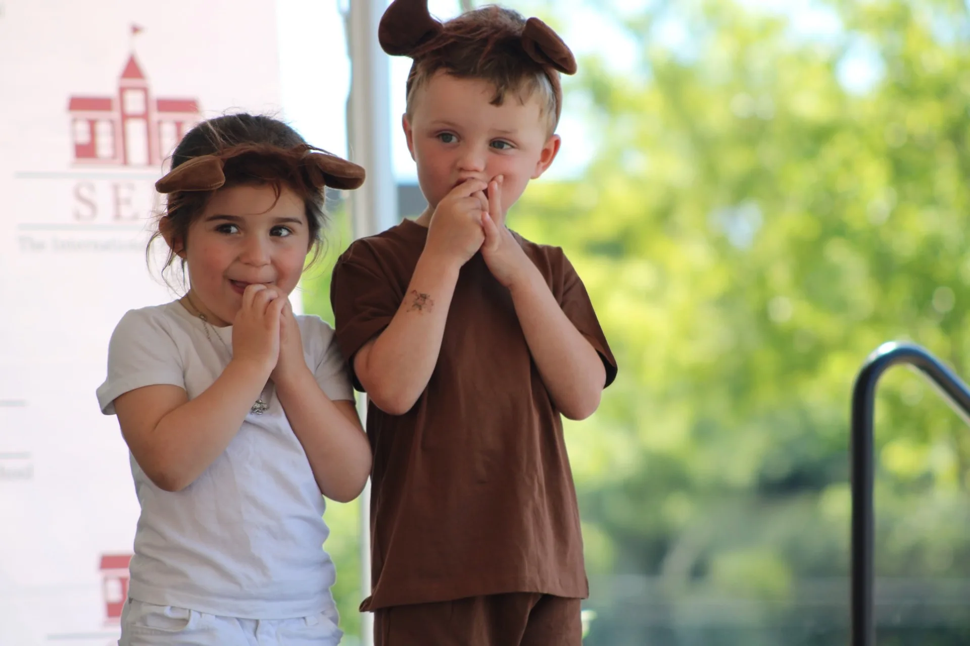 Early Global Education children explore an activity together during full Spanish immersion.